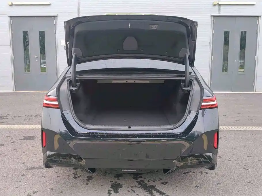 BMW i5 2025 2025 eDrive 35L M Sport Package