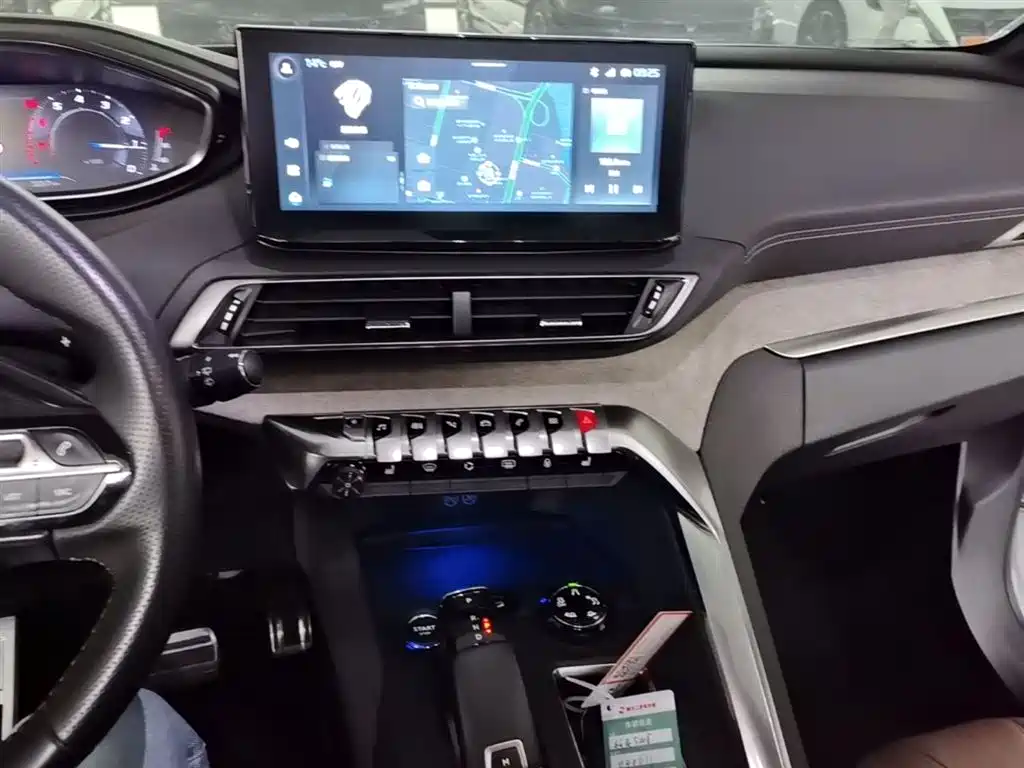 Peugeot 5008 2023 400THP Flagship Honor Edition 7-seater фото 13