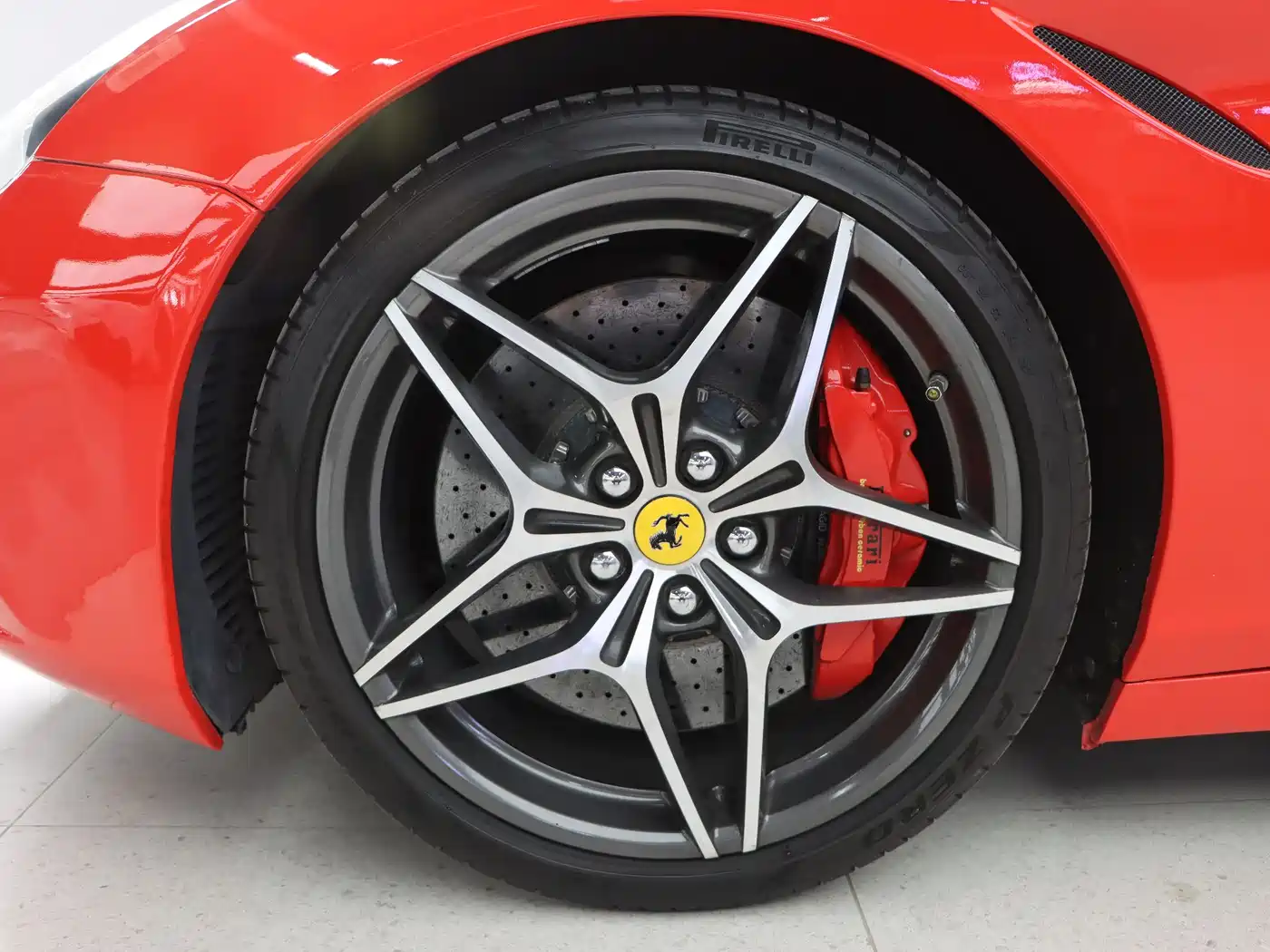 FERRARI CALIFORNIA T