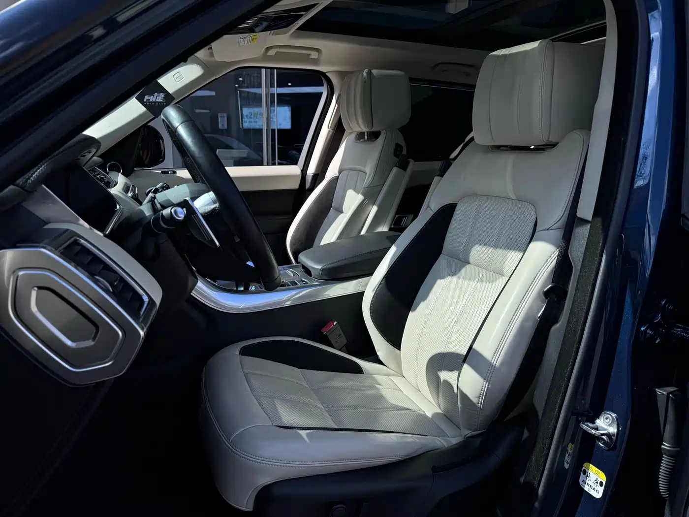 Land Rover Range Rover Sport 2022 3.0 L6 Indigo Flowing Light Edition фото 9