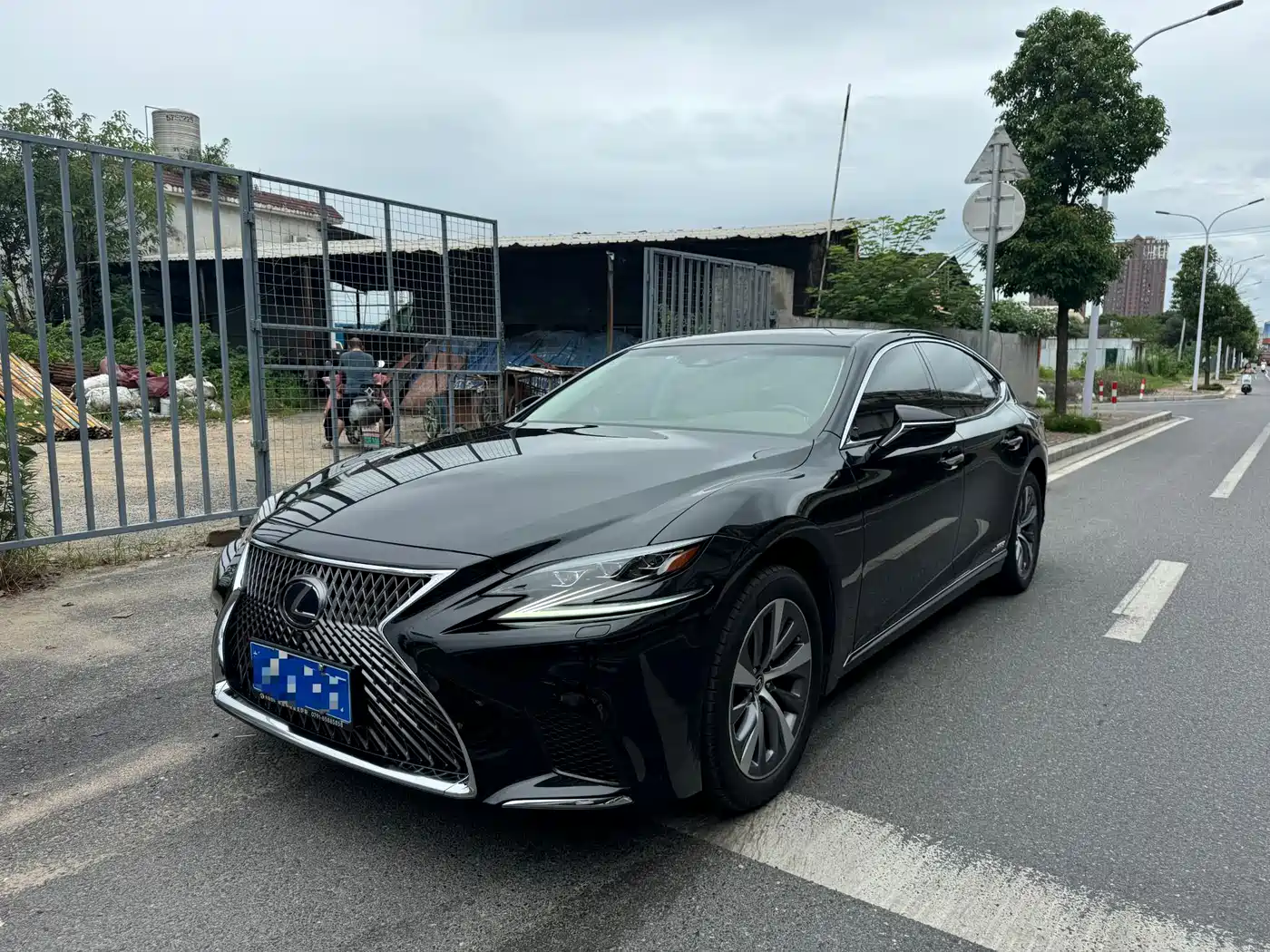 Lexus LS 2020 500h Excellence (China VI)
