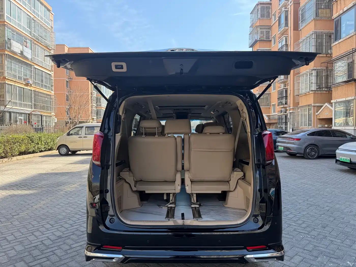 Toyota Alphard 2011 Model 2.4L Luxury фото 8