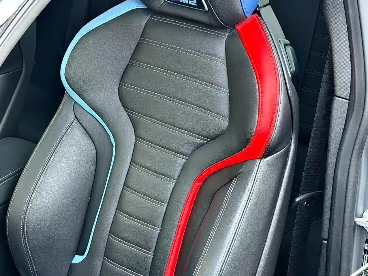 BMW M2 2024 M2 фото 16