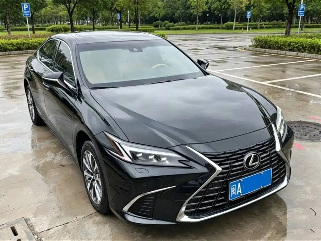 Lexus ES 2025 200 Ultimate Edition фото 2