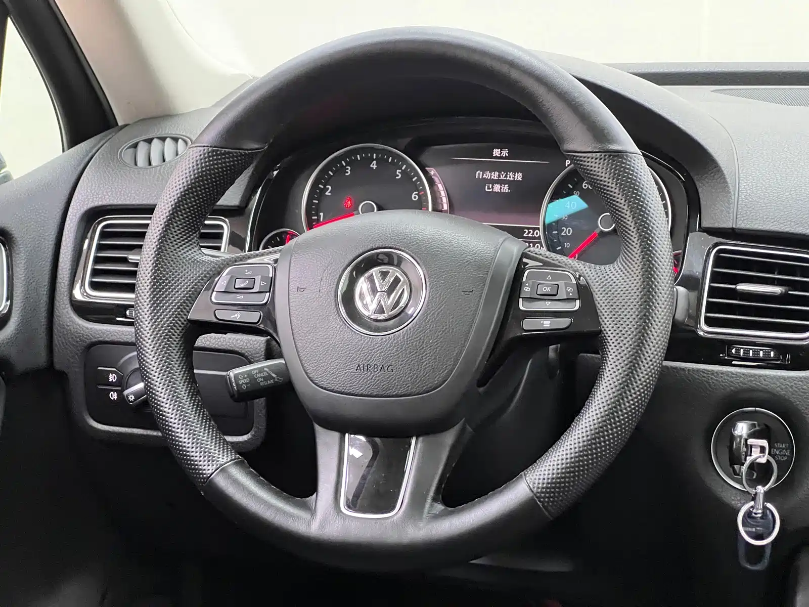 Фото 15 - Volkswagen Touareg
