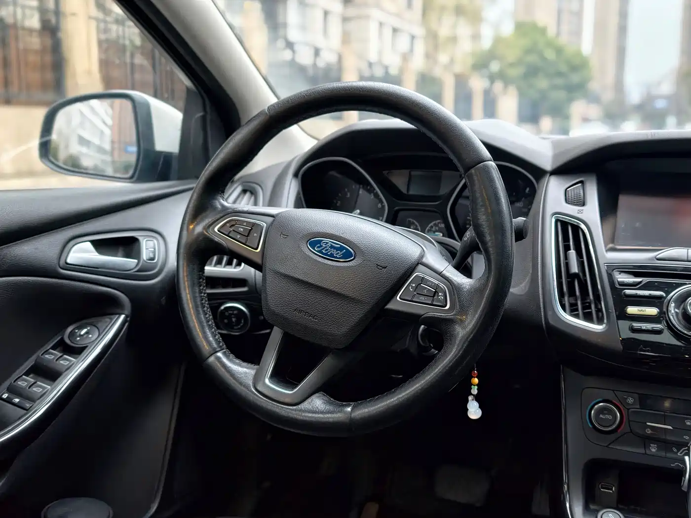 Фото 10 - Ford Focus