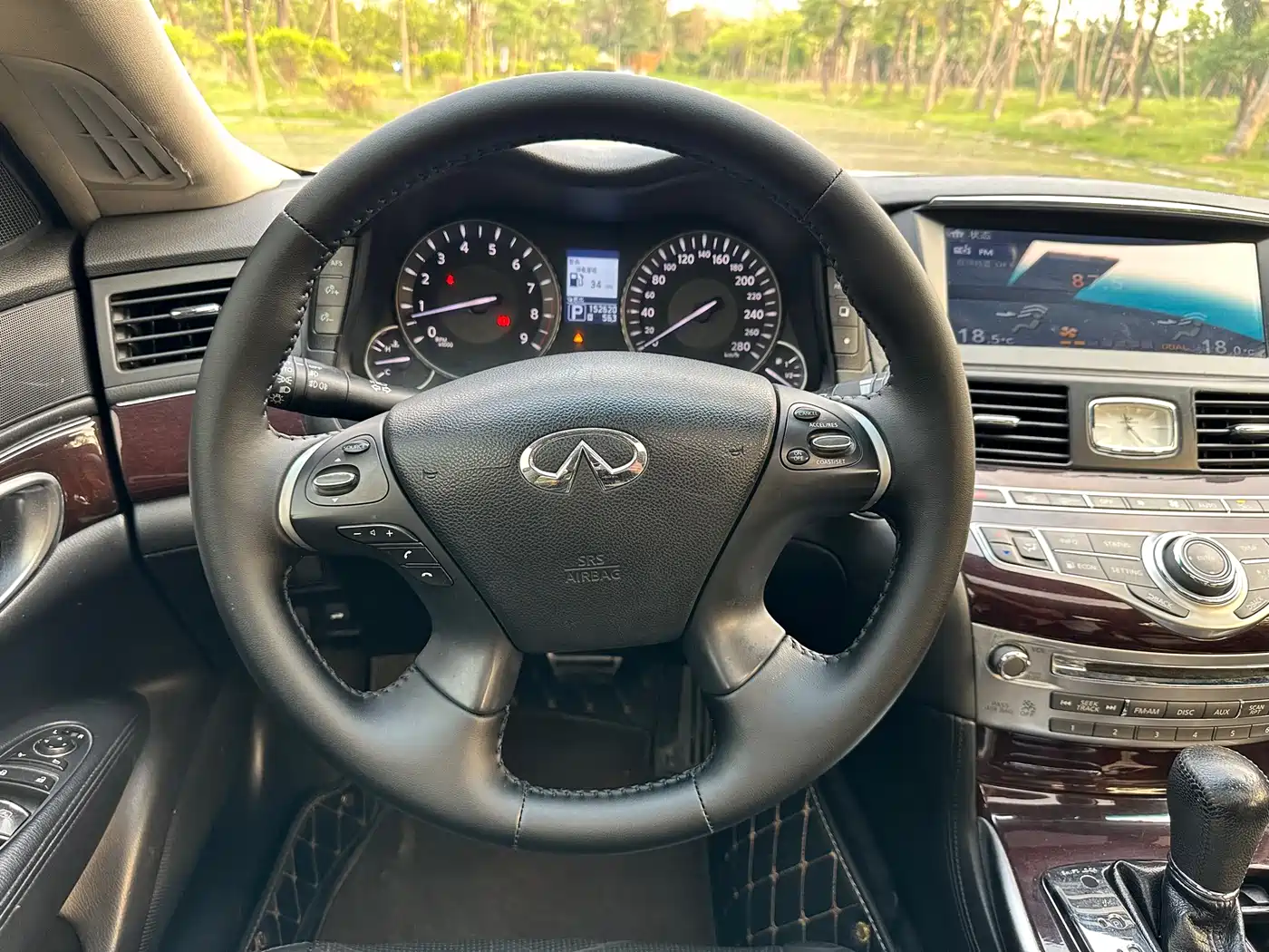 Infiniti M Series 2012 M25L Elegance Edition фото 16