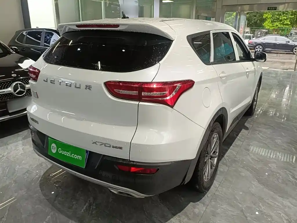 Фото 7 - Jetour X70