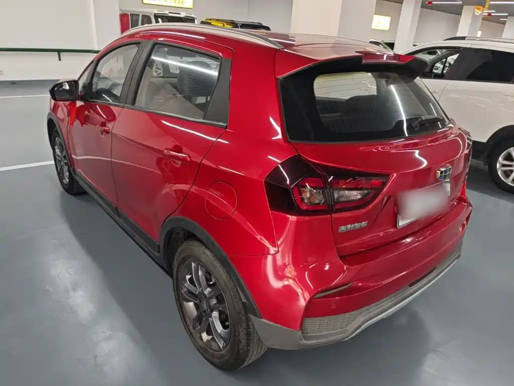 Фото 5 - Geely Vision X3