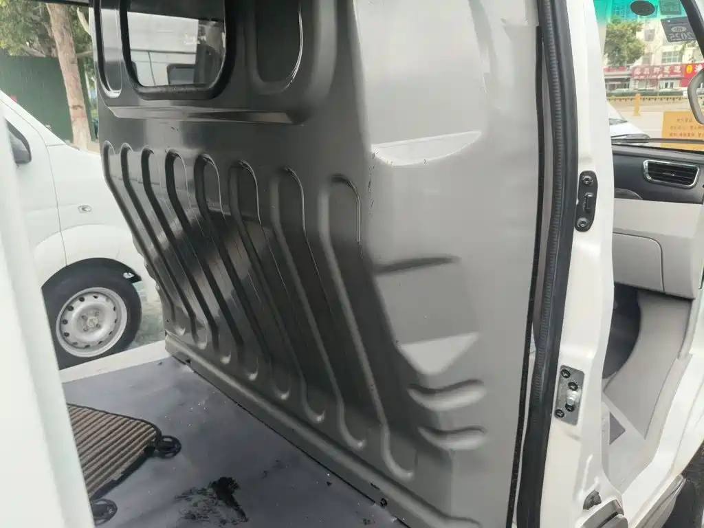 Jinbei New Hiace S 2023 2023 1.5L Fortune Van 2/5-seater AC Version SWC15M