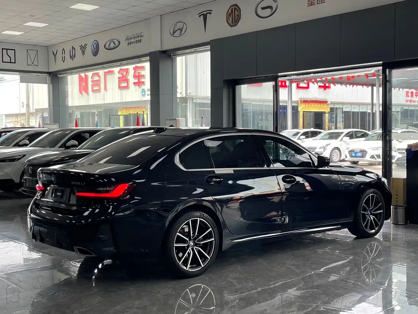 BMW 3-SERIES