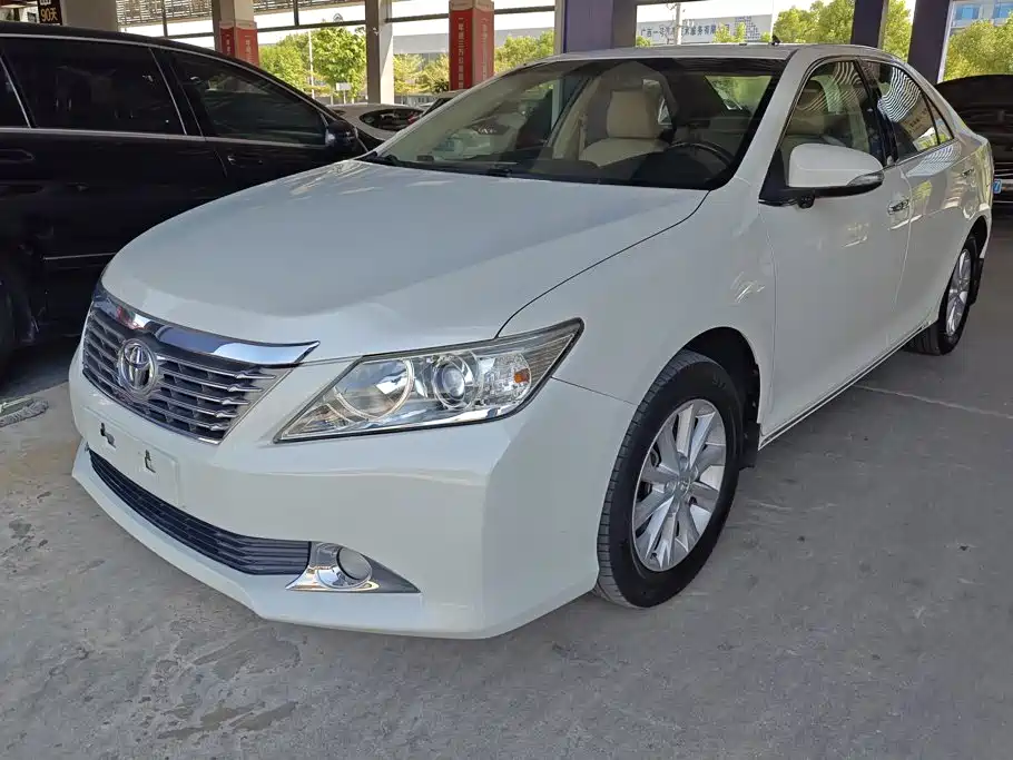 Фото 1 - Toyota Camry