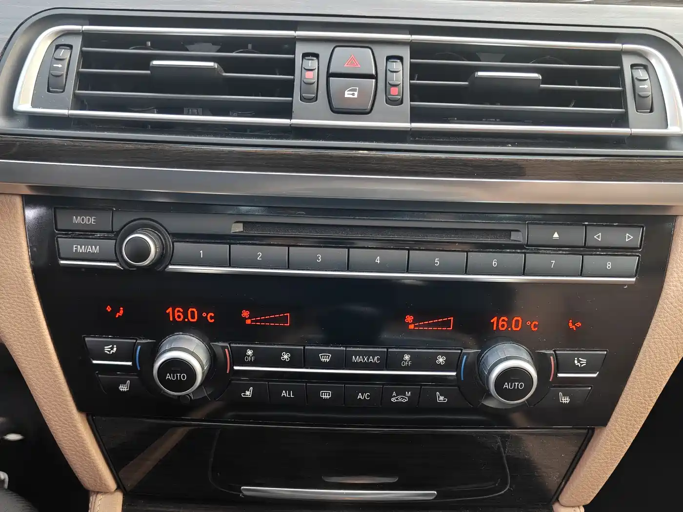 BMW 7 Series 2013 Model 740Li Leading фото 26