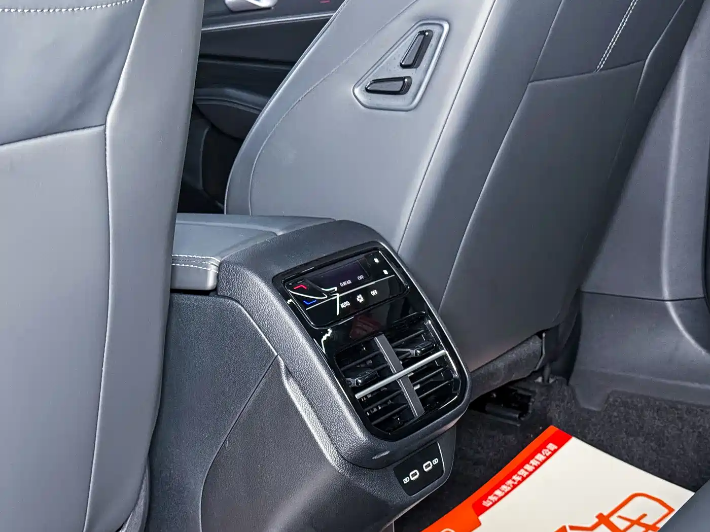 Volkswagen Passat 2025 Pro 380TSI Dragon Glory Edition фото 11