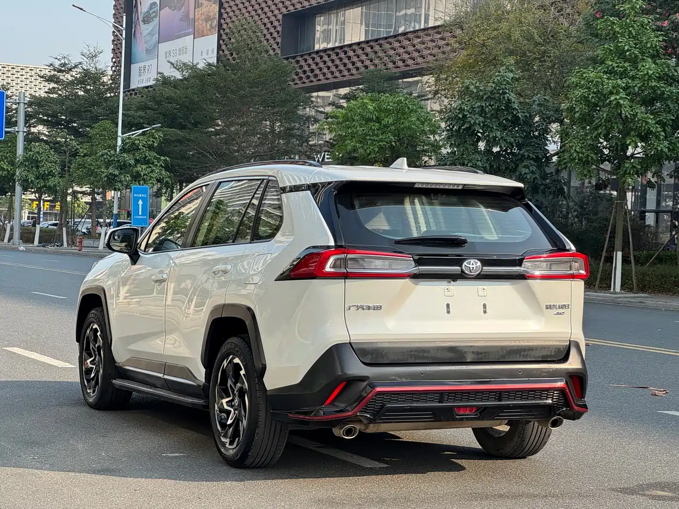 Toyota Wildlander 2020 2.0L CVT AWD Tech Edition фото 5