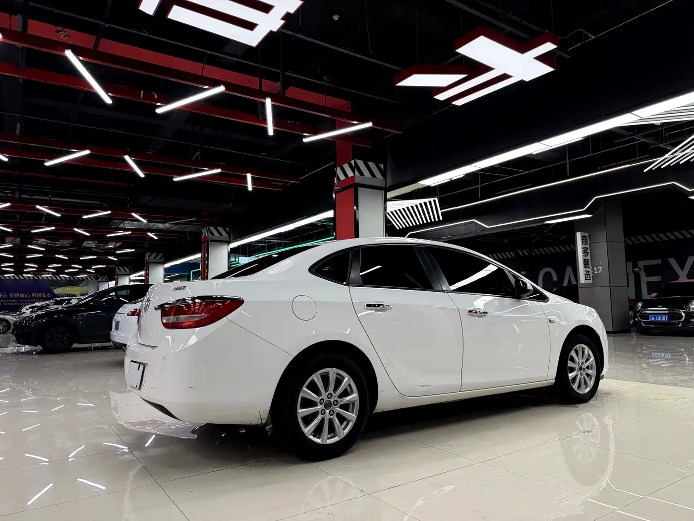 Buick Excelle 2013 GT 1.6L Automatic Fashion Edition фото 5