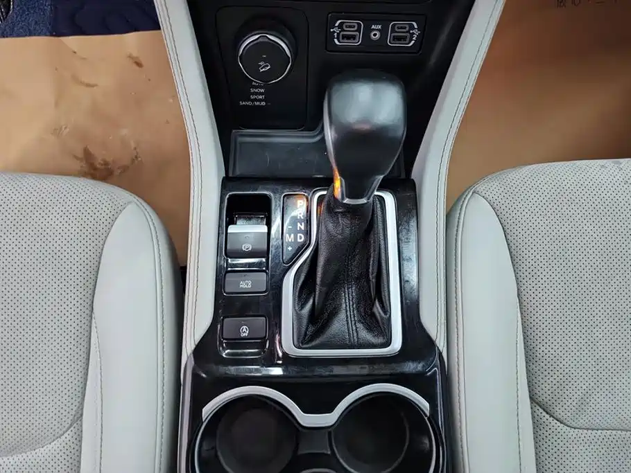 Jeep Grand Commander 2019 2018 2.0T 4WD Royal Edition (China V)