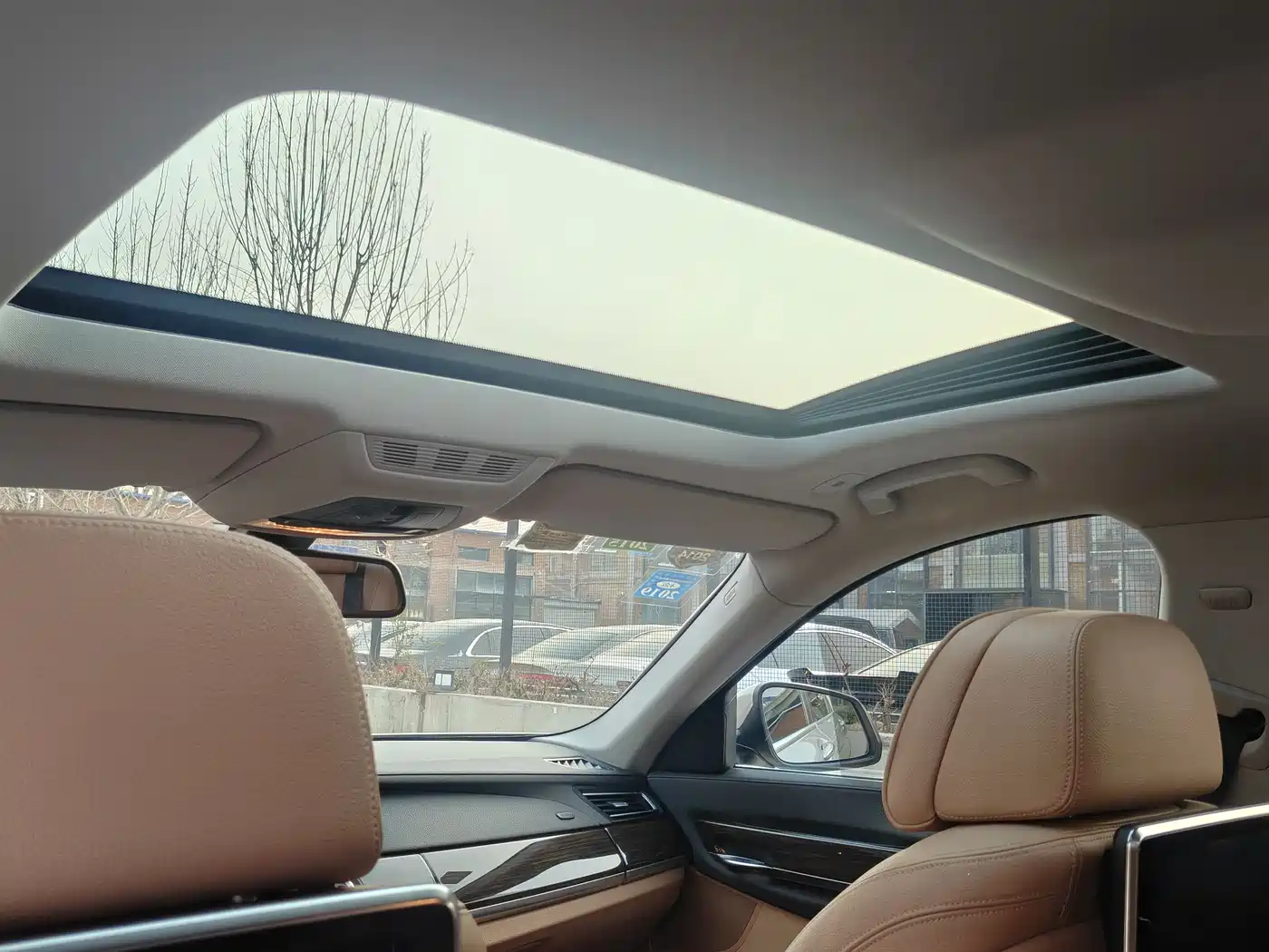 BMW 7 Series 2013 Model 740Li Leading фото 20