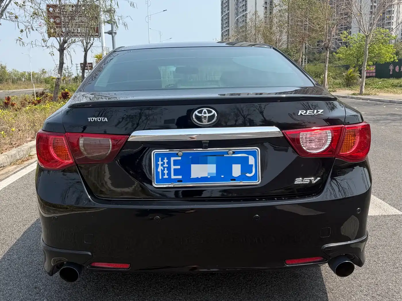 Toyota Reiz 2010 2.5V Style Elite Edition фото 5
