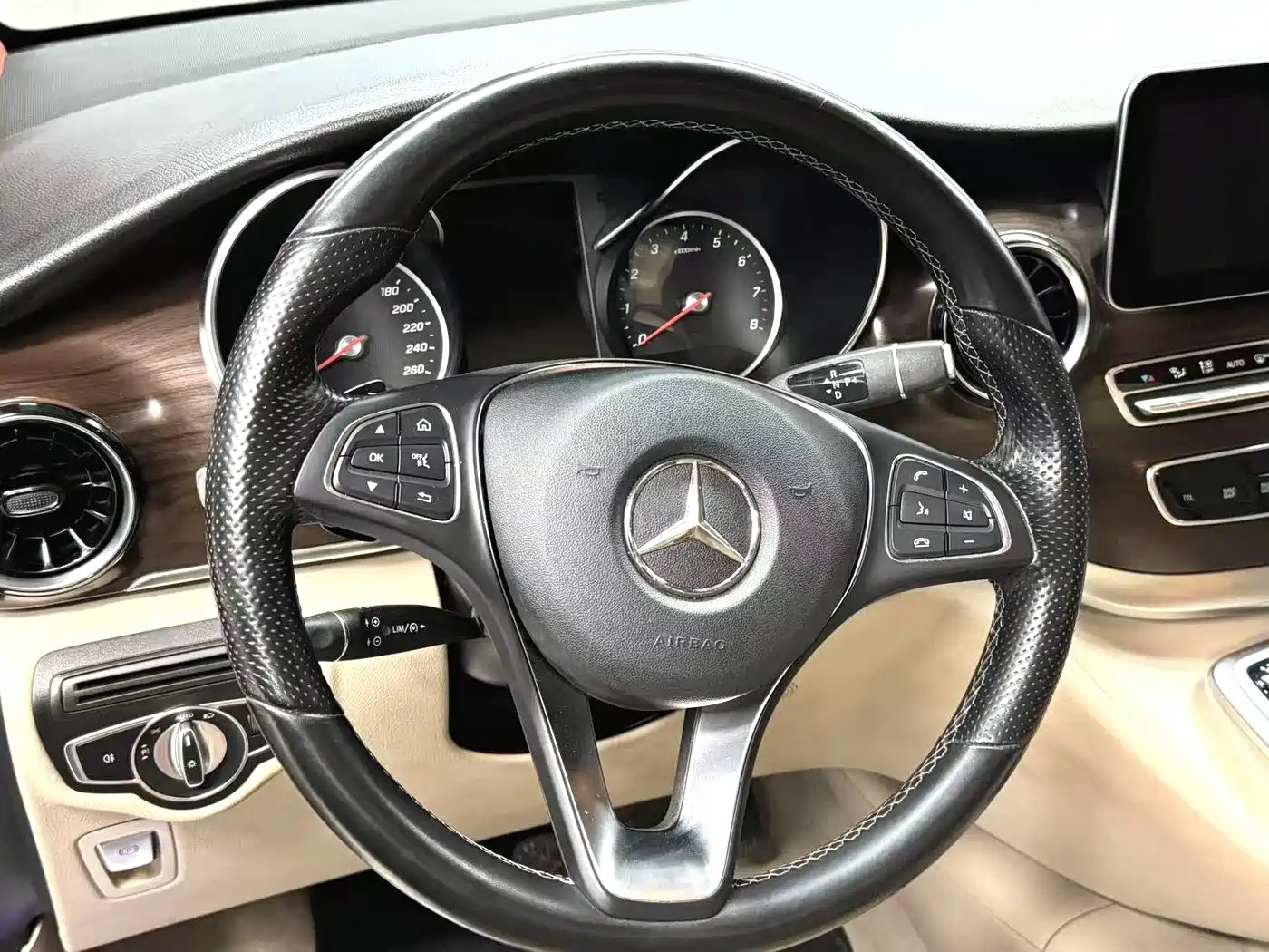 MERCEDES-BENZ V CLASS