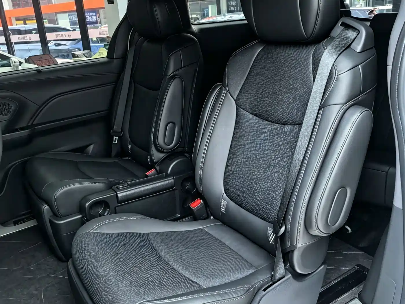 Toyota Sienna 2025 2024 2.5L Hybrid Premium Edition