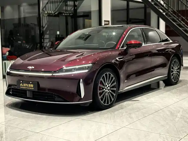Chery Fengyun A9L 2025 Model 4WD High-performance Summit Edition
