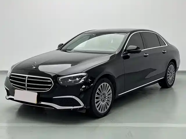 Фото 1 - Mercedes-Benz E-Class