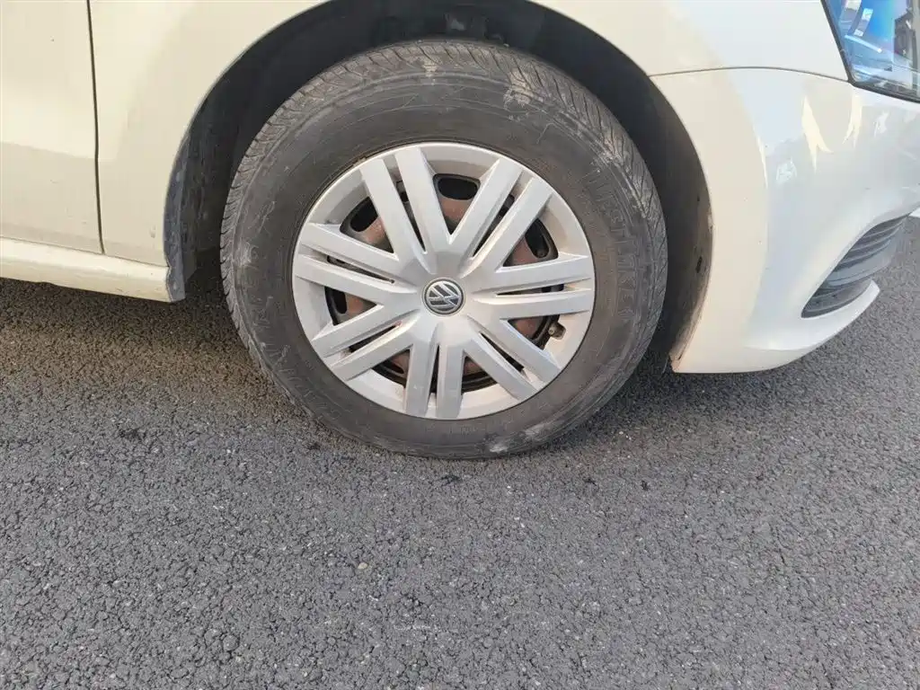 Volkswagen Polo 2016 1.4L Automatic Trend фото 26