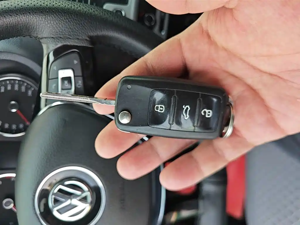 Volkswagen Polo 2014 1.6L Cross Polo Automatic фото 9