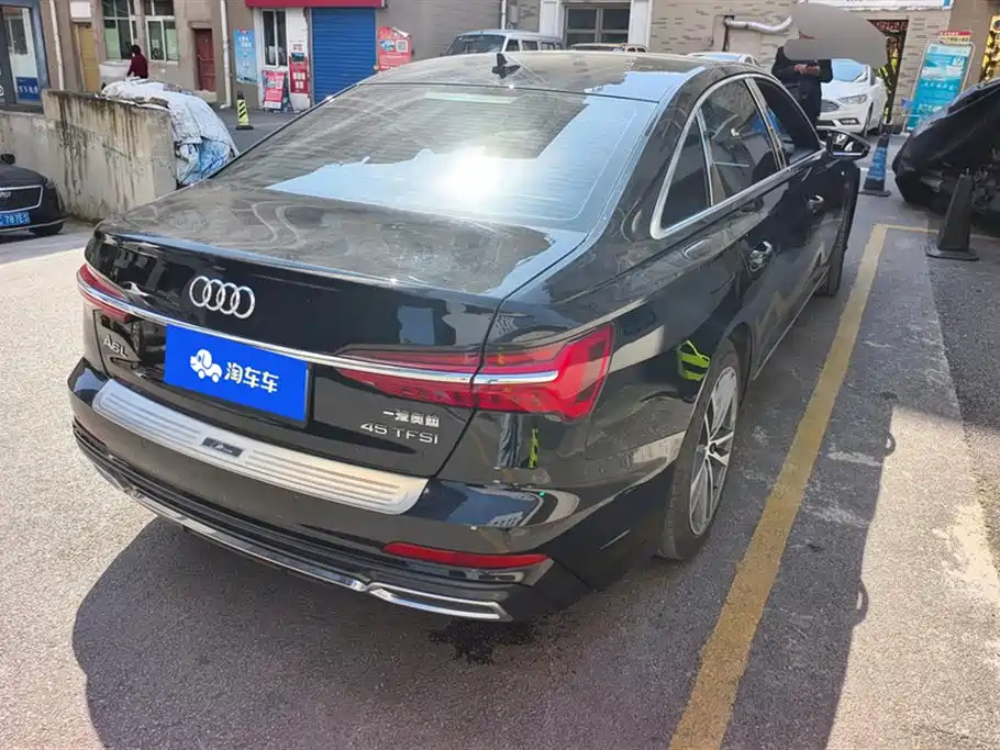 Audi A6L 2021 40 TFSI Luxury Sport фото 3