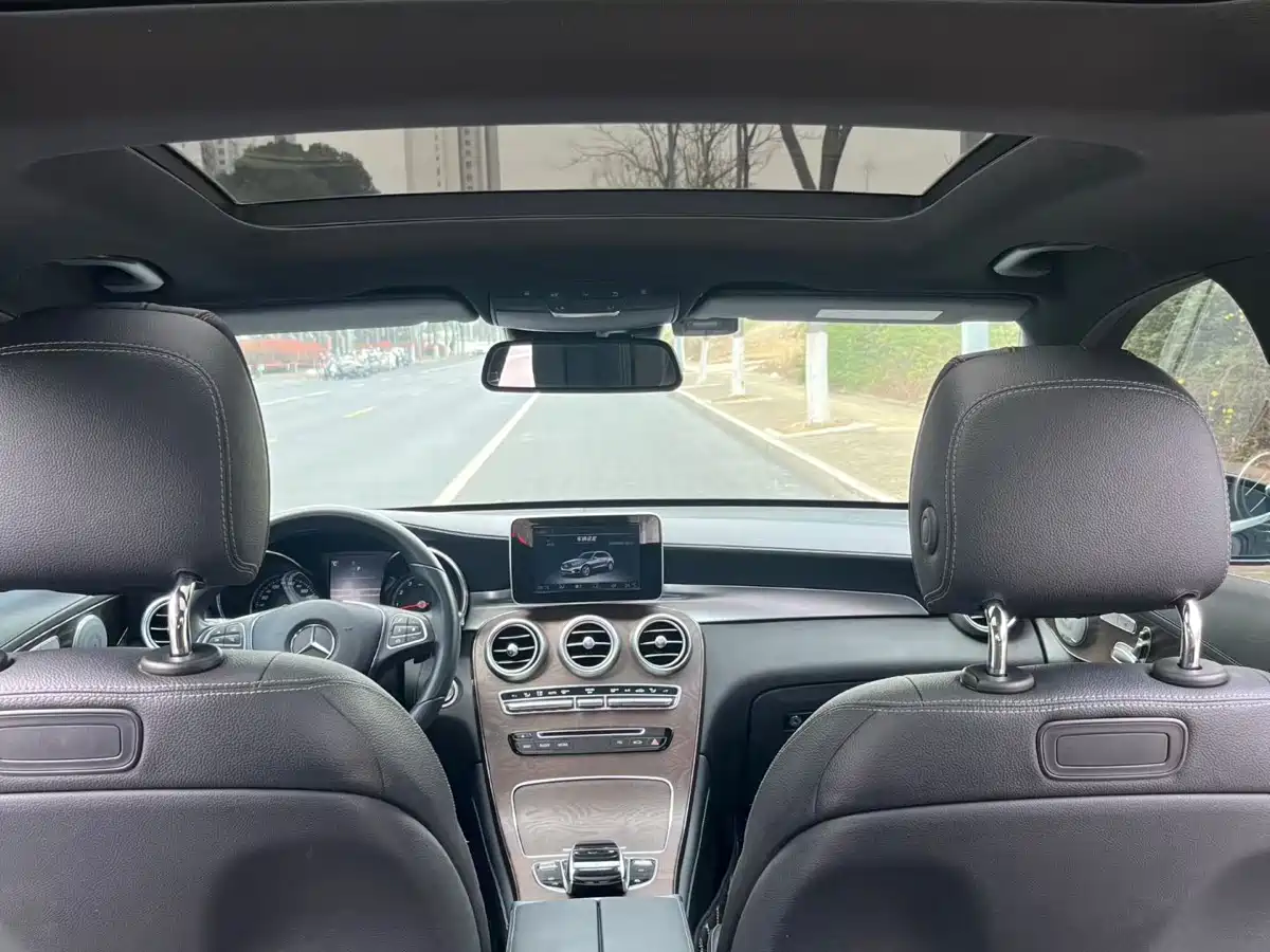 Mercedes-Benz GLC 2017 GLC 300 4MATIC Dynamic фото 4
