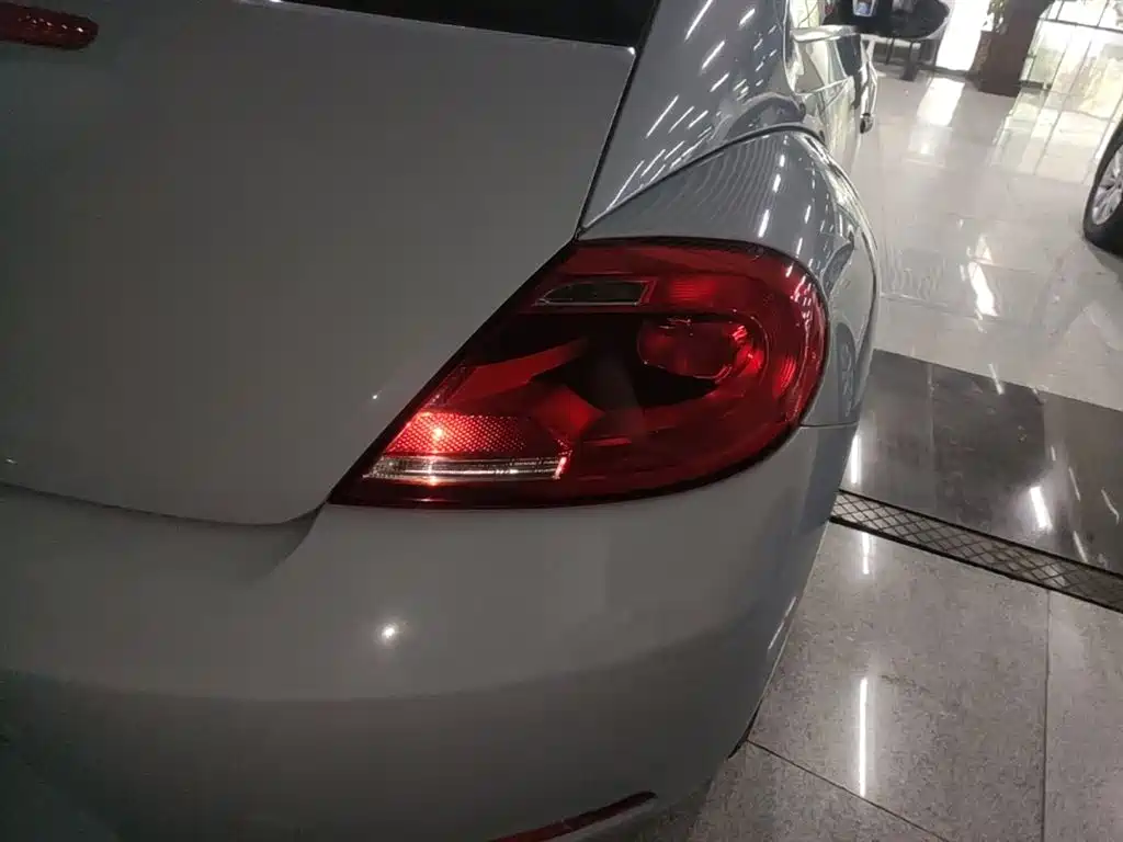 Volkswagen Beetle 2015 180TSI фото 8