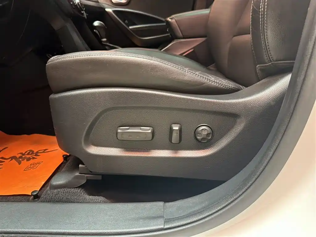 Hyundai Santa Fe 2015 2.0T Automatic 4WD Smart 7-seater фото 9