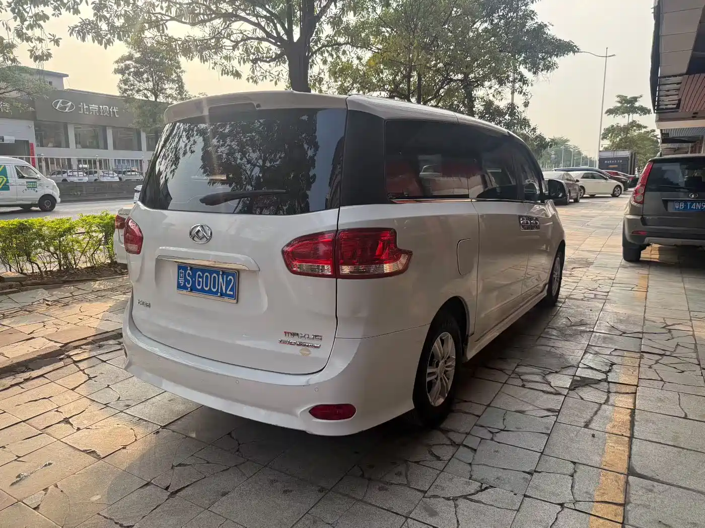 SAIC Maxus Maxus G10 2021 2.0T Manual Elite Edition Diesel 8-Seater фото 8
