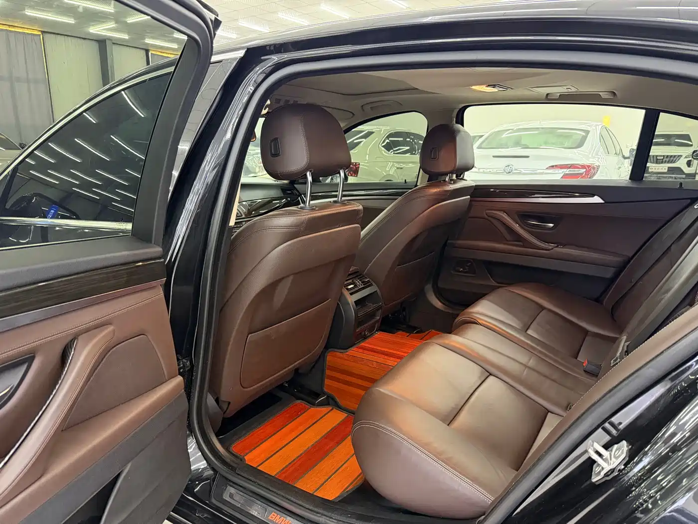 BMW 5 Series 2014 525Li Luxury Design Package фото 5