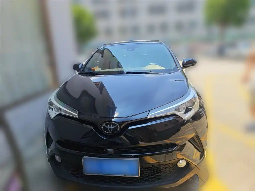Toyota C-HR 2020 Model 2.0L Leading фото 2