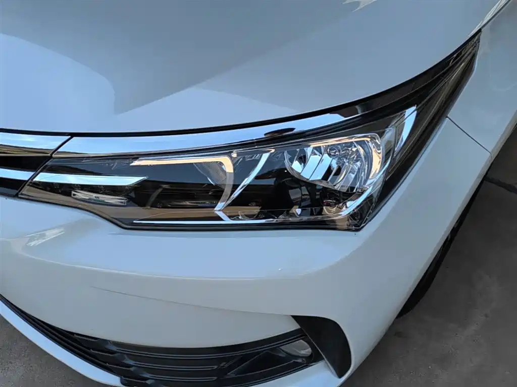 Toyota Corolla 2017 Facelift 1.2T S-CVT GL-i фото 24