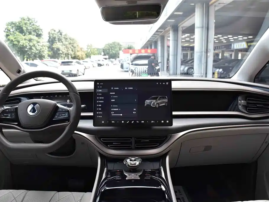 Denza D9 2022 DM-i 970 AWD Flagship фото 10
