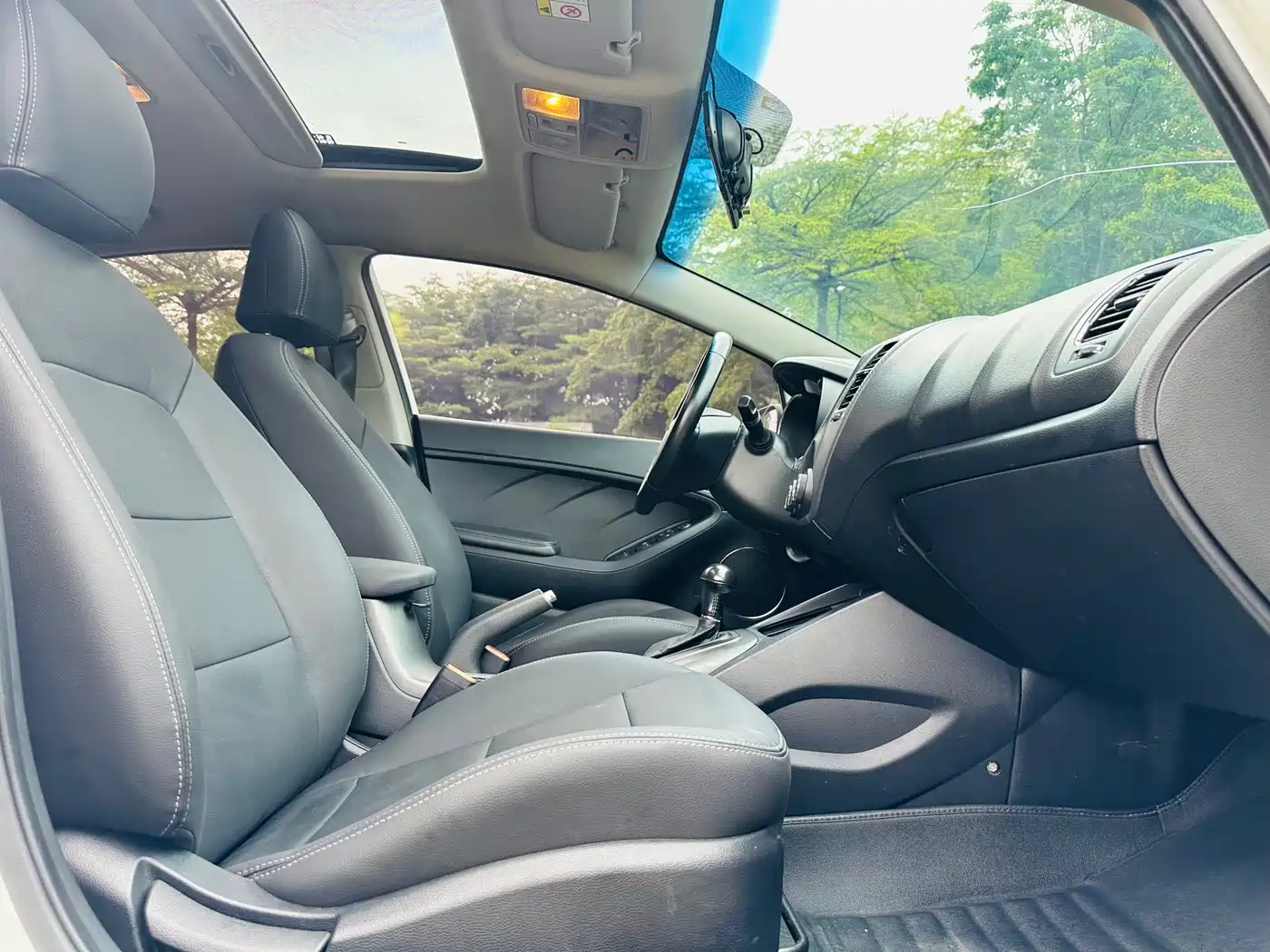 Kia K3 2015 1.6L Automatic GLS фото 12