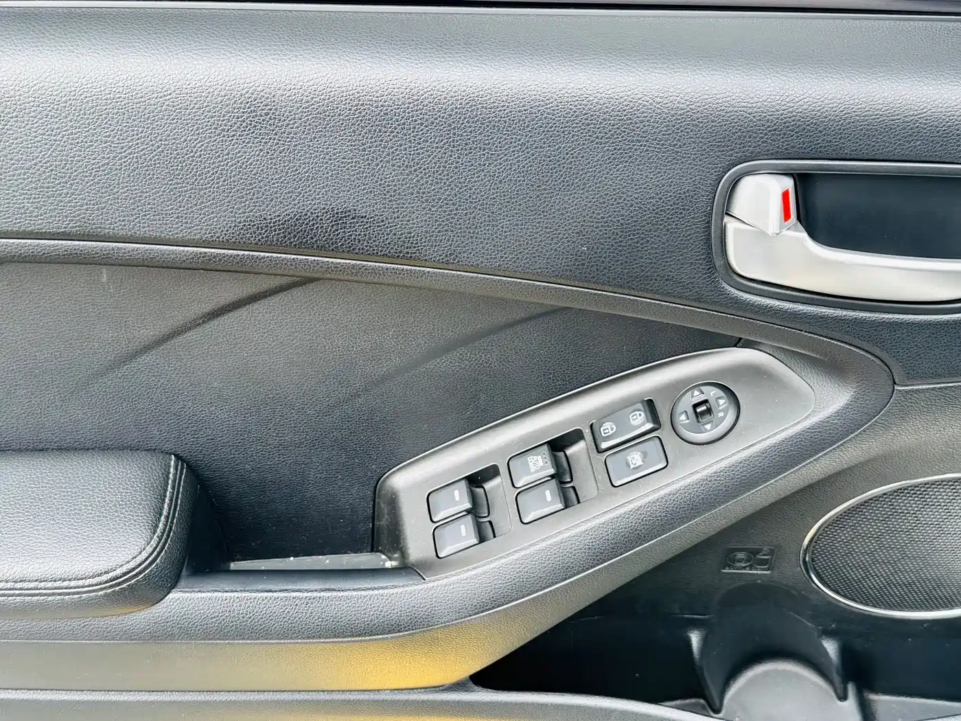Kia K3 2015 1.6L Automatic GLS фото 9