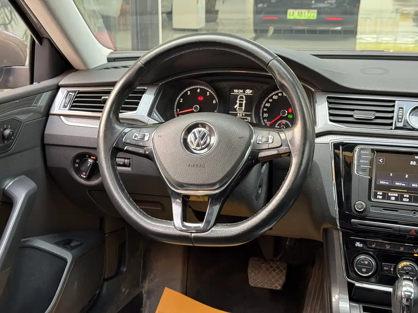 Volkswagen Passat 2017 330TSI DSG Prestige фото 13