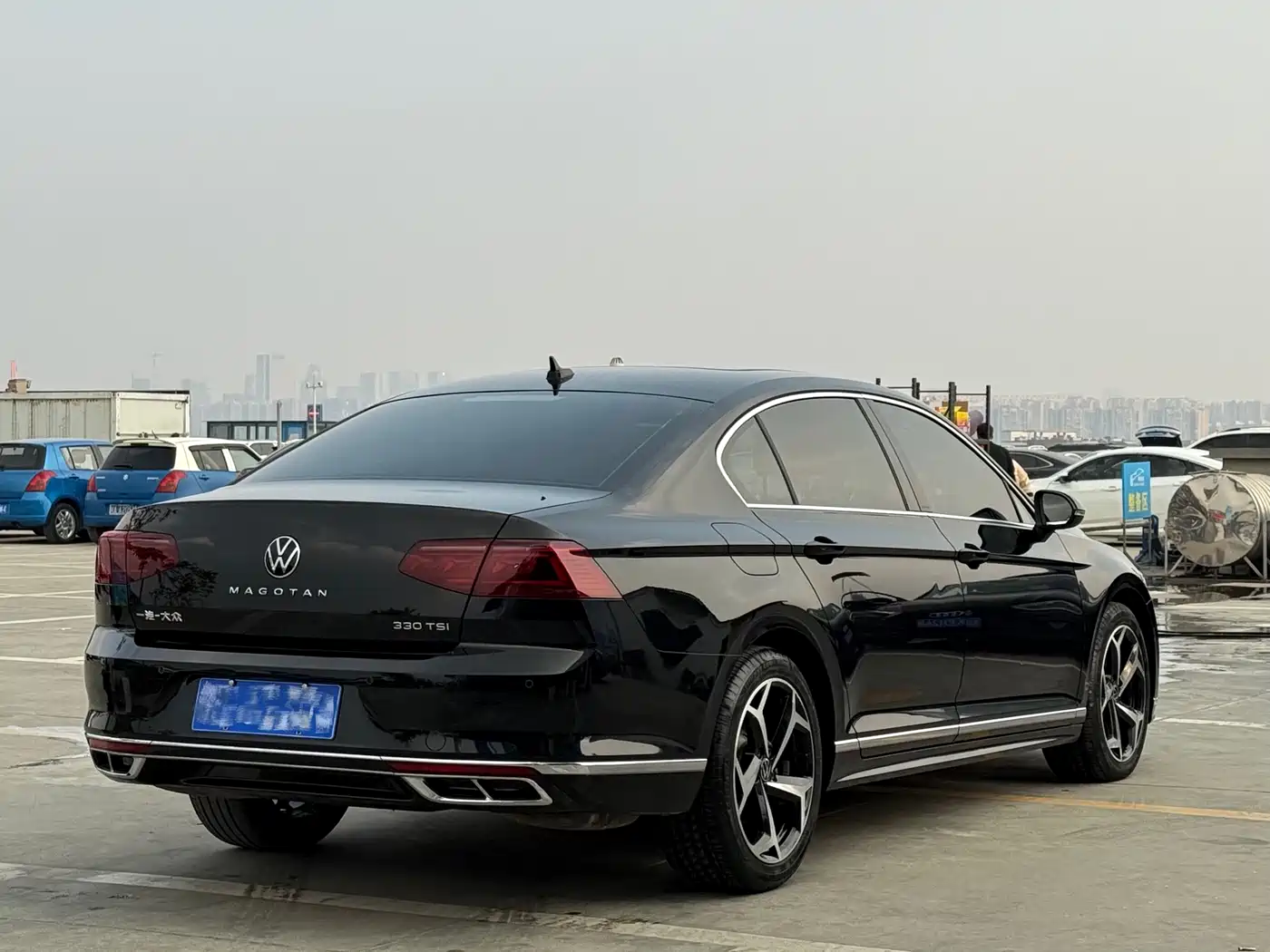 Volkswagen Magotan 2023 Model 2 Million Commemorative Edition 330TSI DSG Luxury фото 12