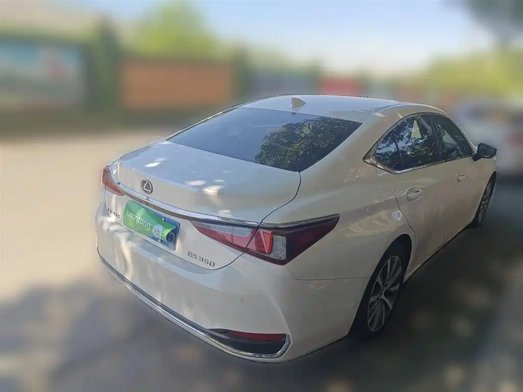 Lexus ES 2018 200 Excellence Edition China V фото 4