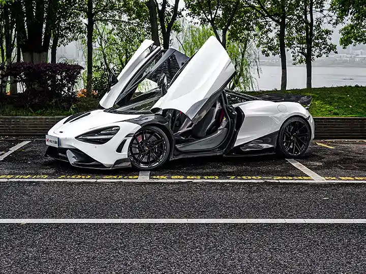 MCLAREN 720S