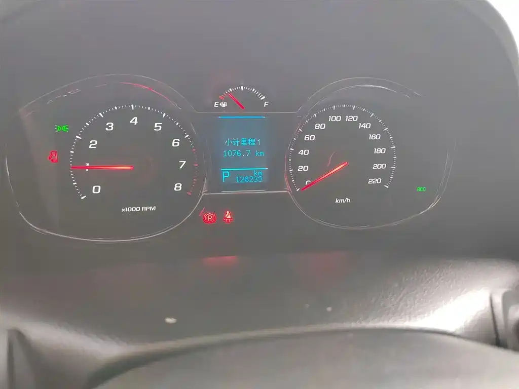 Chevrolet Captiva 2015 2.4L AWD Flagship 7-Seater фото 5