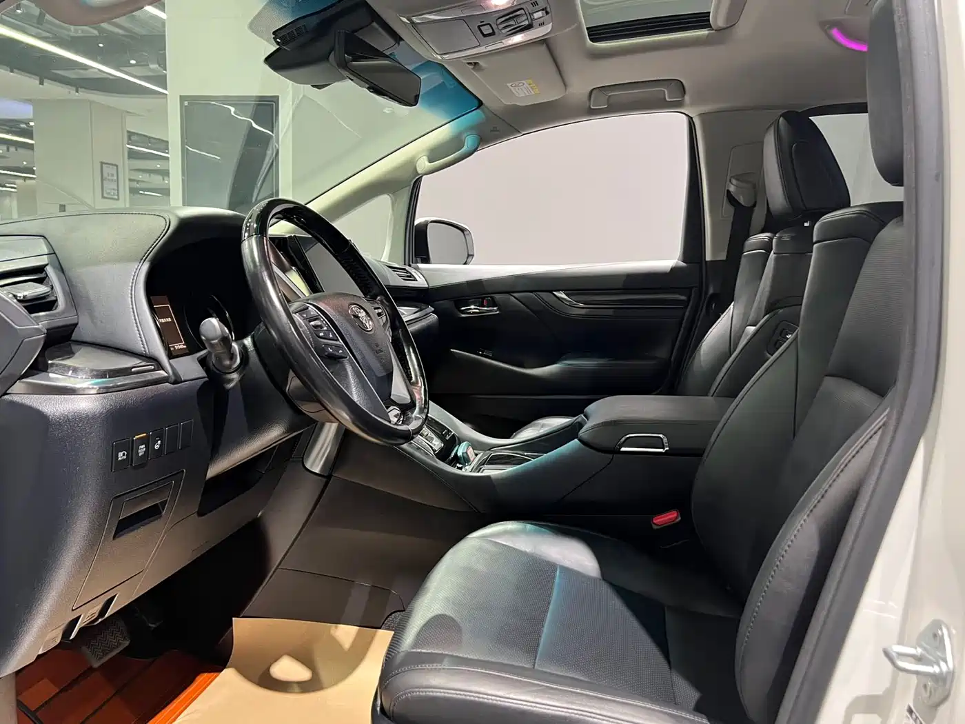 Toyota Vellfire 2021 Crown Hybrid 2.5L HV Luxury Edition фото 7