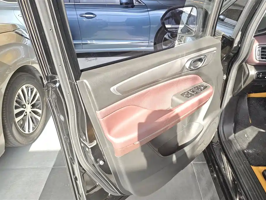 GAC Trumpchi Trumpchi M6 2023 PRO 270T DCT Luxury Edition фото 7