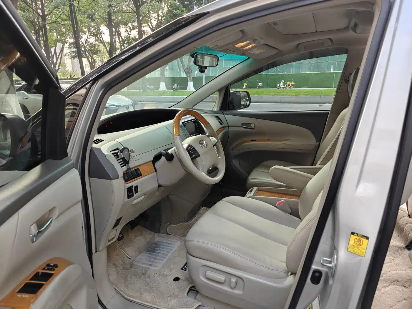 Toyota Previa 2012 2.4L 7-Seater Luxury Edition фото 5