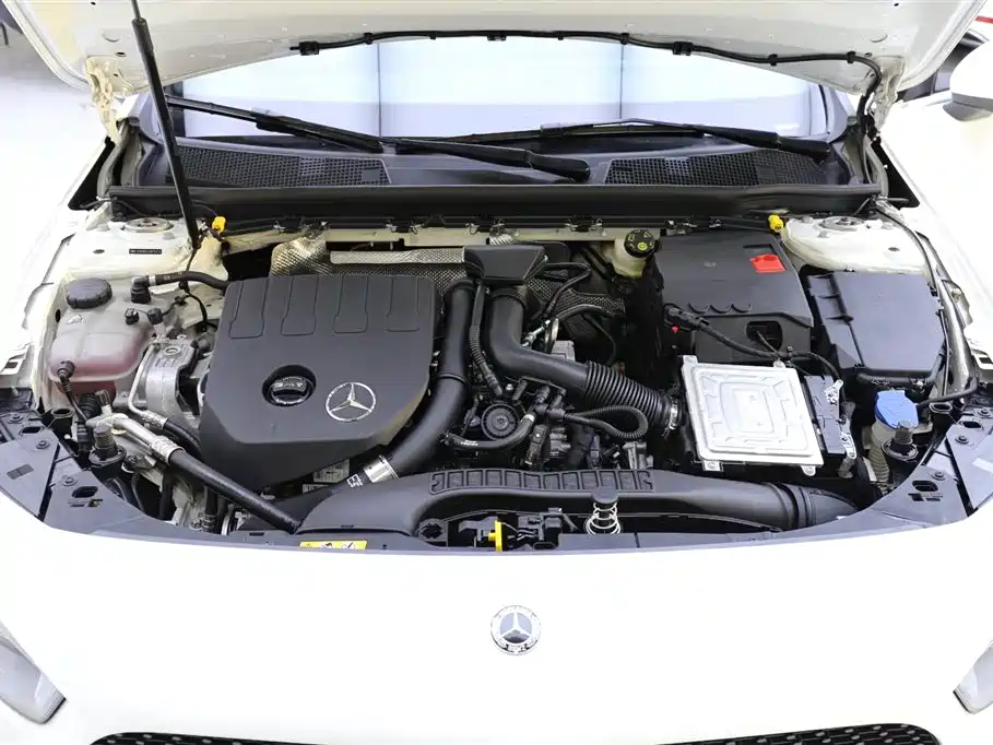 Mercedes-Benz A-Class (Import) 2019 A 200 Fashion Version фото 22