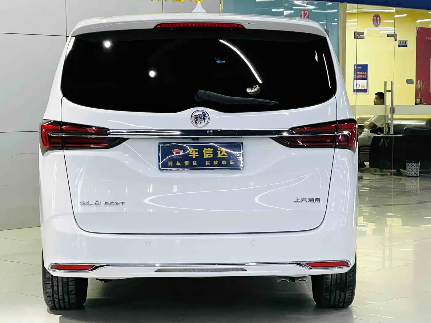 Buick GL8 2022 Land Business Class 652T Luxury фото 4